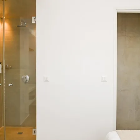 Saint Apostles Apartamento *