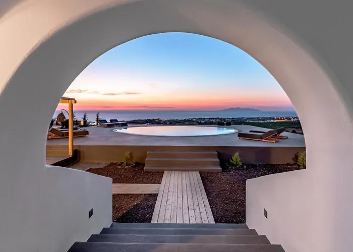 Saint Apostles * Fira (Santorini)