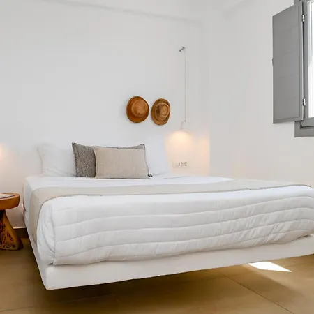 Saint Apostles * Firá