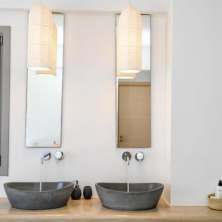 Saint Apostles Firá