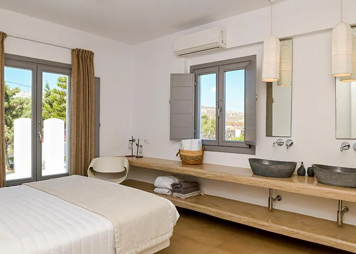 Saint Apostles * ثيرا